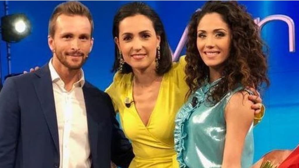 La coppia insieme a Caterina Balivo