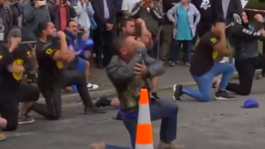 La danza Maori in onore delle vittime