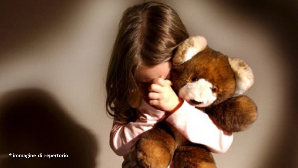 Cuneo, padre commette abusi sessuali sulla figlia di 4 anni e li filma