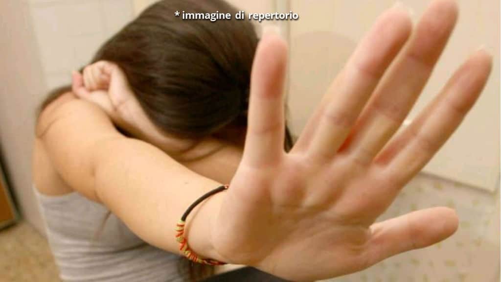 Immagine di repertorio, vittima di abusi