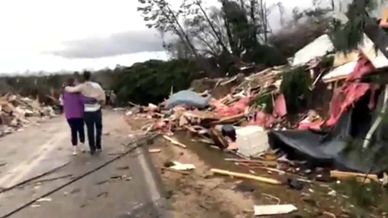 Tornado uccide in Alabama: 23 morti