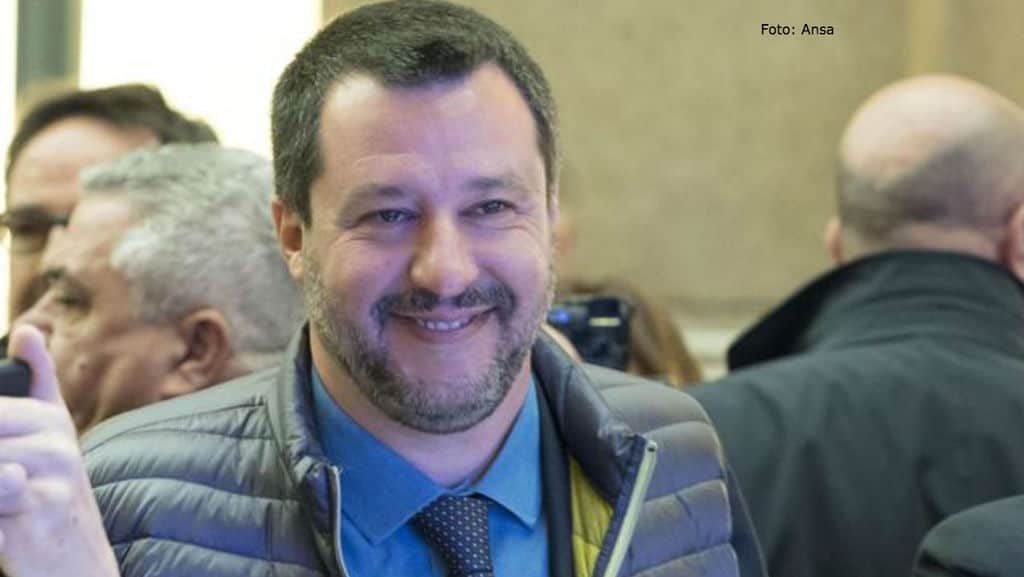 Salvini: "Non è possibile acquistare marchi Made in Italy e produrre all'estero"