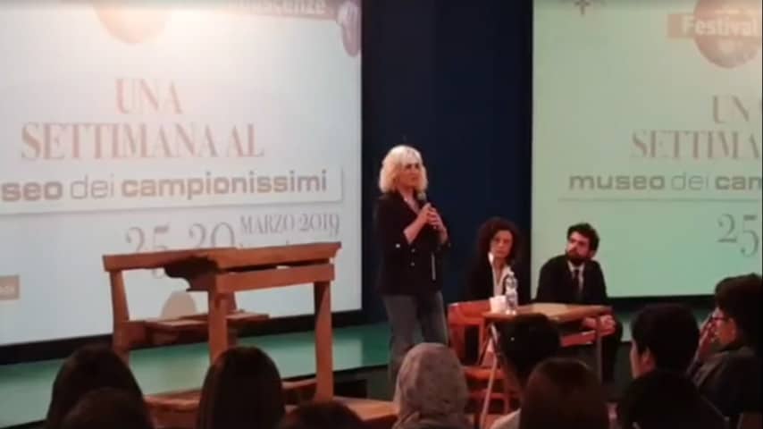 Antonela Clerici in conferenza al "Festival delle conoscenze di Novi"