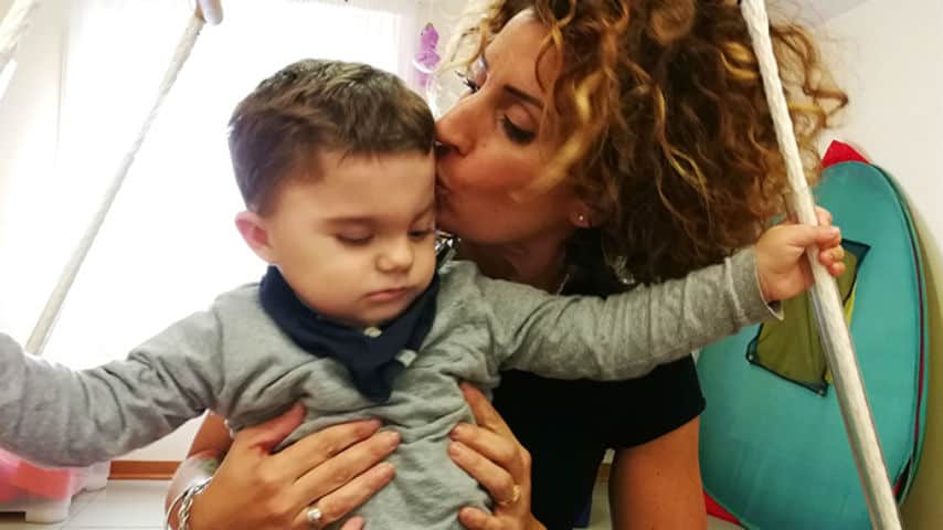 Leo, piccolo grande eroe: ha la sindrome di Charge, ma è un bambino felice