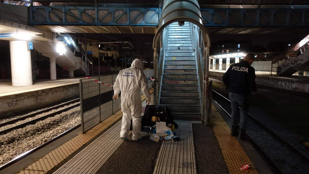 La stazione Circumvesuviana in cui sarebbe avvenuto lo stupro