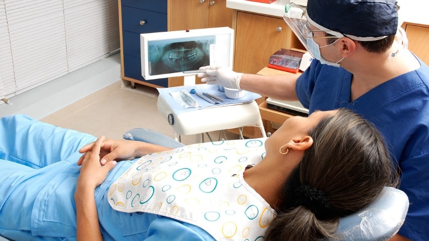 Napoli, 1.500 dentisti falsi: l'allarme dell'Ordine dei medici partenopeo