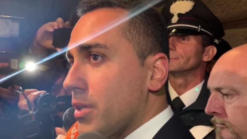 Luigi Di Maio: "Minacciare di far cadere il governo come dice il ministro Salvini è da irresponsabili". Fonte: Facebook