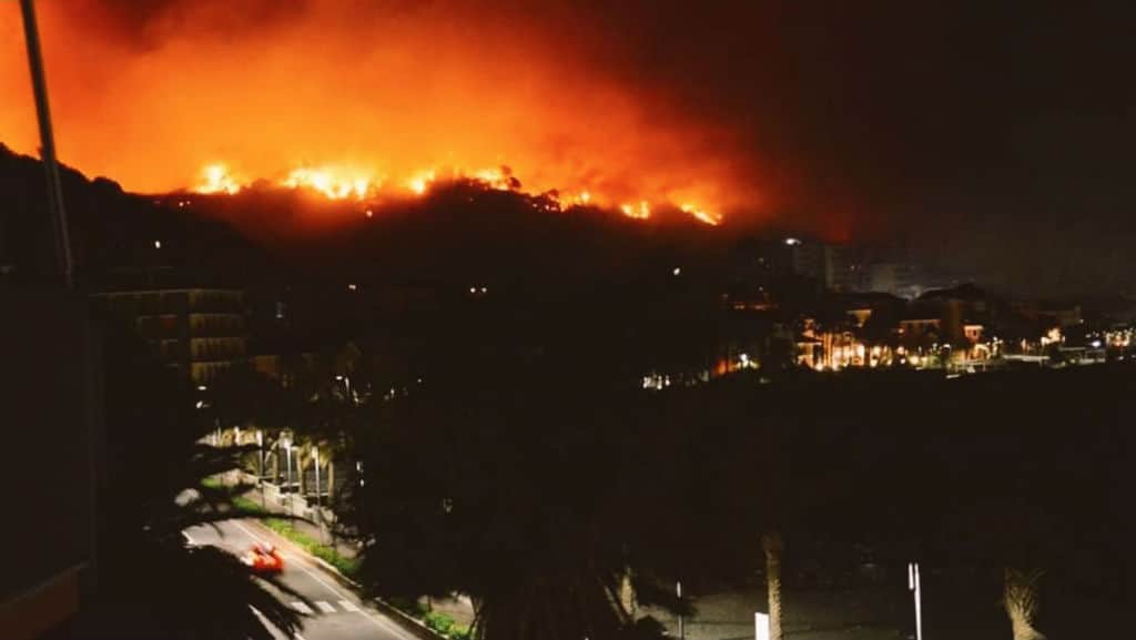 incendio a cogoleto
