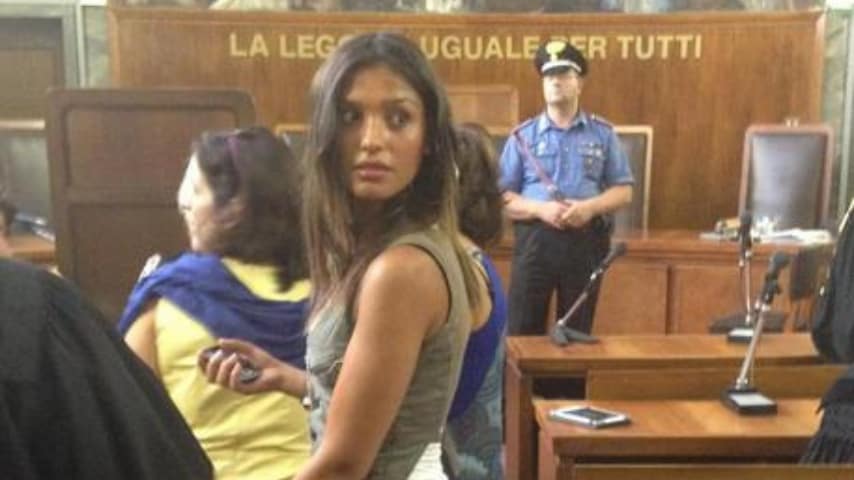 imane fadil a mezzo busto in aula di tribunale