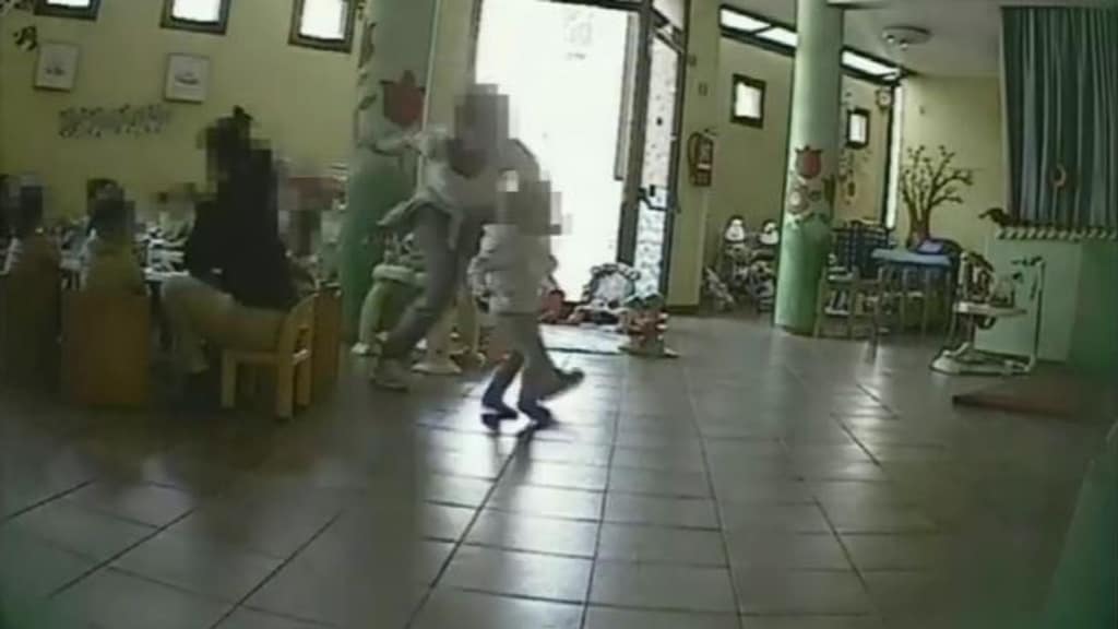 Varzi, maestra d'asilo arrestata per maltrattamenti sui bambini