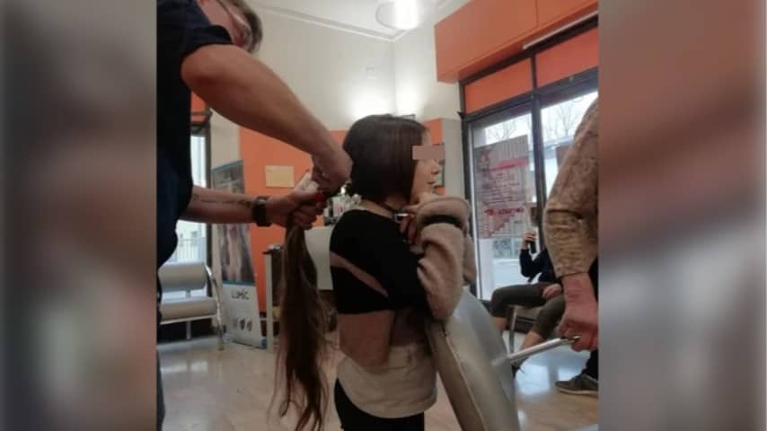 A 8 anni dona i capelli ai malati di cancro: il gesto di Mavì per chi soffre