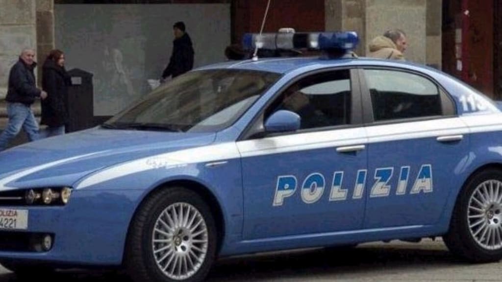 macchina polizia