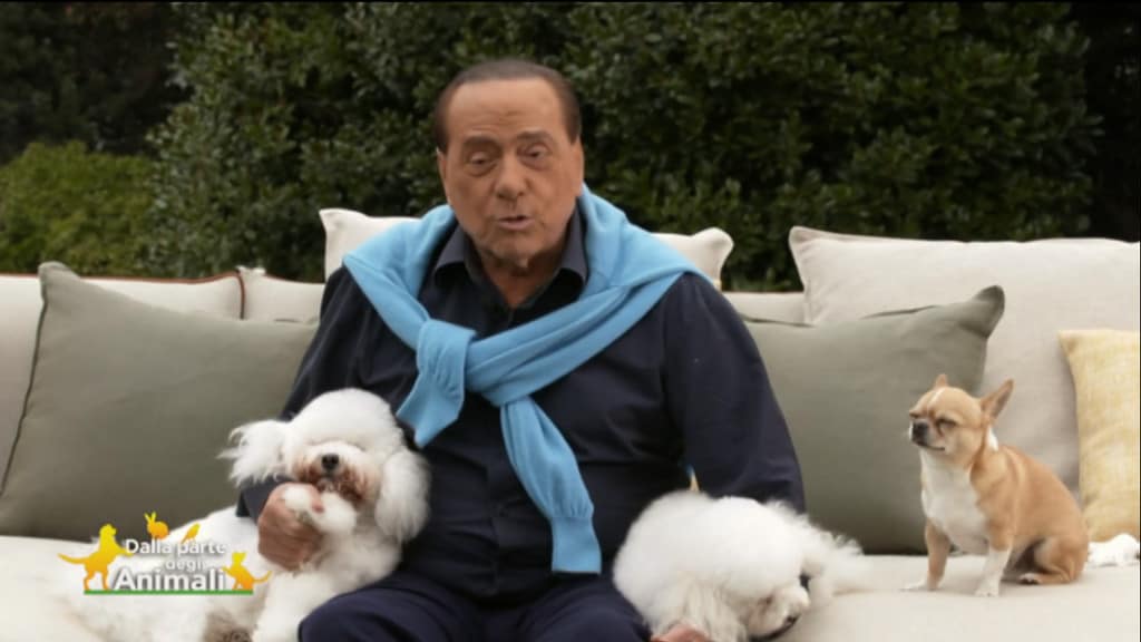 Silvio Berlusconi ospite dalla Brambilla racconta del suo rapporto con i cani