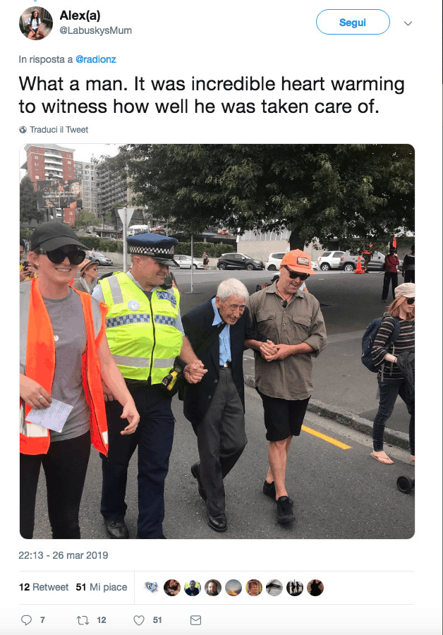 il 92enne durante la manifestazione