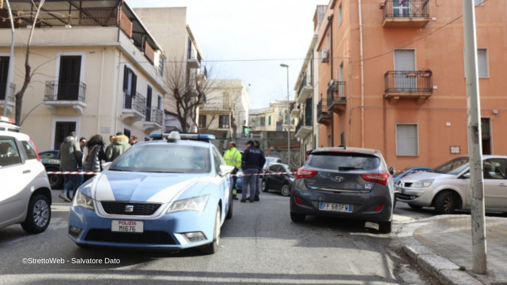 Ritrovata l'auto di Ciro Russo, l'uomo che ha dato fuoco all'auto della ex moglie per ucciderla