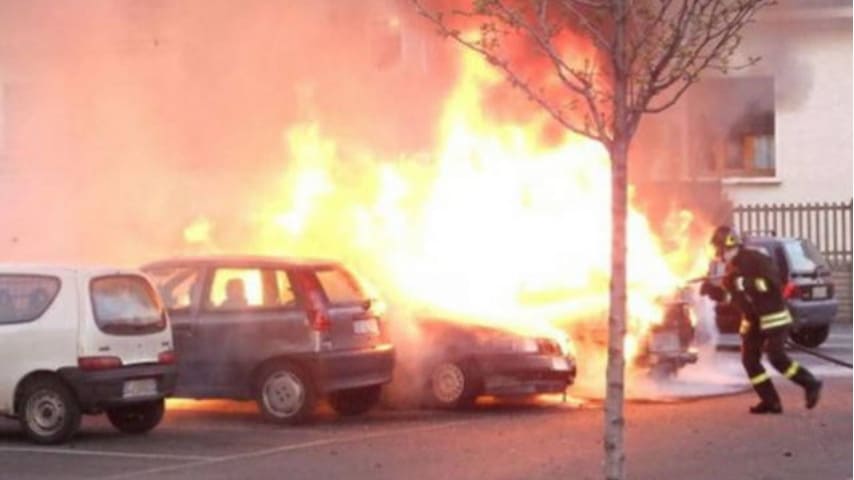 Reggio Calabria, trovata l'auto di Ciro Russo, l'uomo che ha dato fuoco alla sua ex moglie