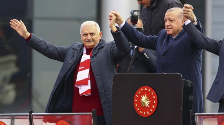 Erdoğan con il candidato Binali Yildirim. Fonte: Binali Yildirim/Twitter