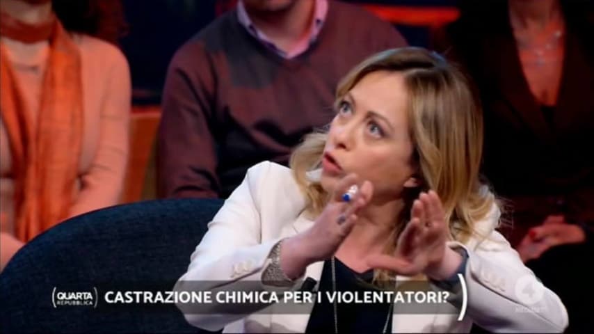 Giorgia Meloni ospite del programma condotto da Nicola Porro. Immagine: Quarta Repubblica/Facebook