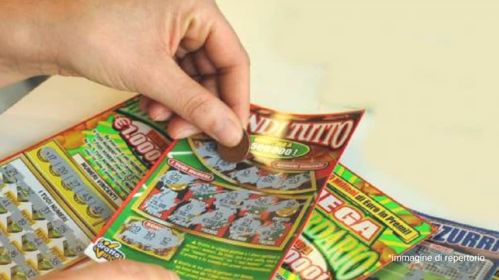 Gratta e Vinci, anziana ruba 100mila euro a coetaneo per giocarseli