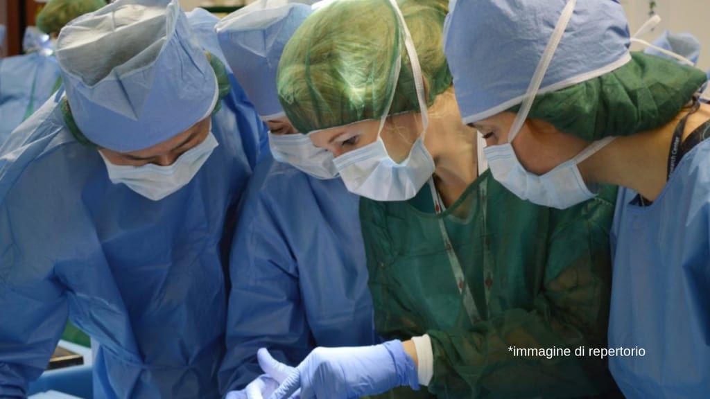 Ha vissuto tutta la vita con gli organi invertiti, senza saperlo