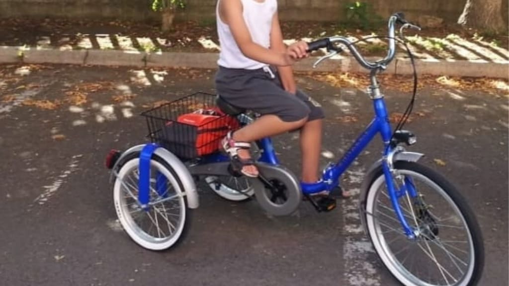 Rubano bici a bimbo disabile, il papà Non importa chi è stato, ridatecela