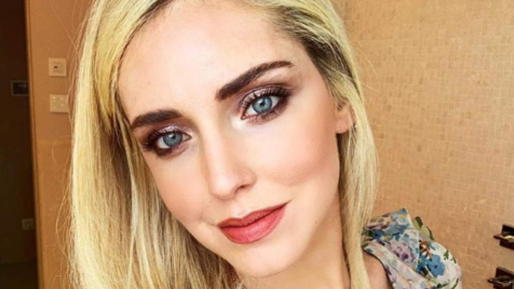 primo piano di chiara ferragni