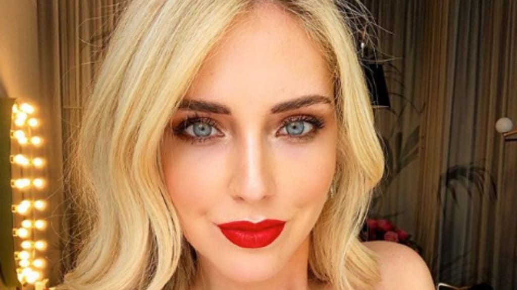 primo piano di chiara ferragni