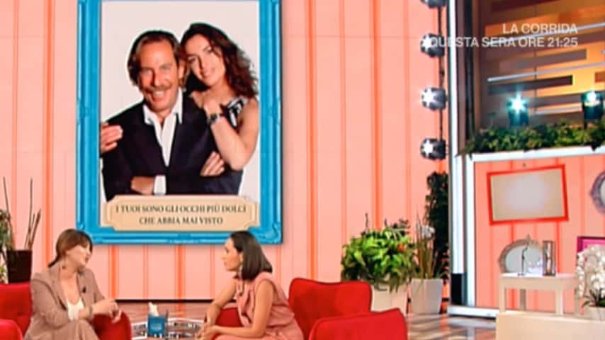 francesca rettondini e caterina balivo sedute nello studio rai di vieni da me