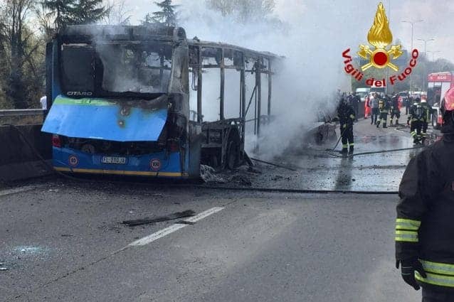 bus dirottato san donato milanese