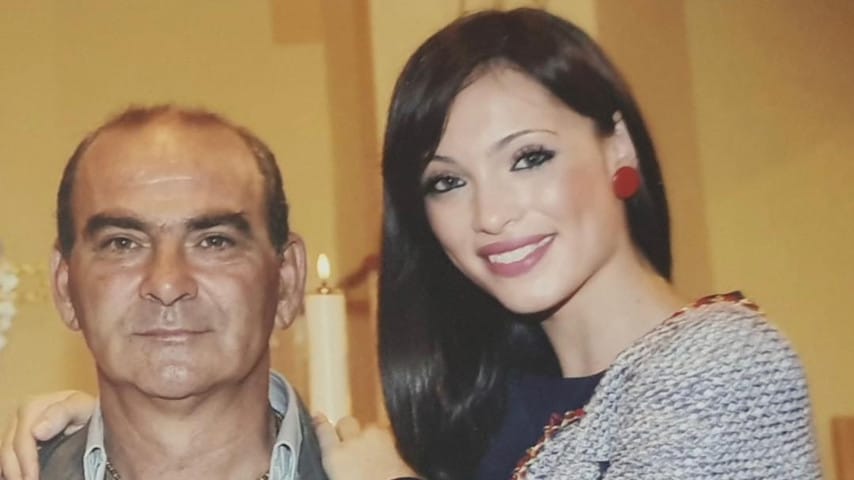 La foto di Lorella Boccia che la ritrae col padre, pubblicata sui social a seguito della scomparsa del genitore della ballerina