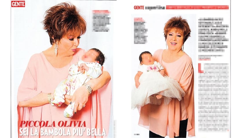 orietta berti mentre tiene in braccio la nipote olivia 