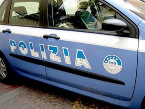 macchina della polizia