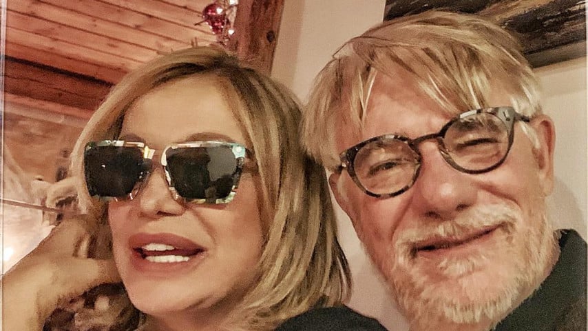 Ricky Tognazzi abbracciato a sua moglie, Simona Izzo