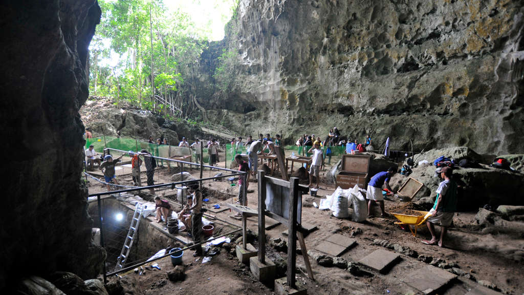 foto scavi nella grotta di Callao