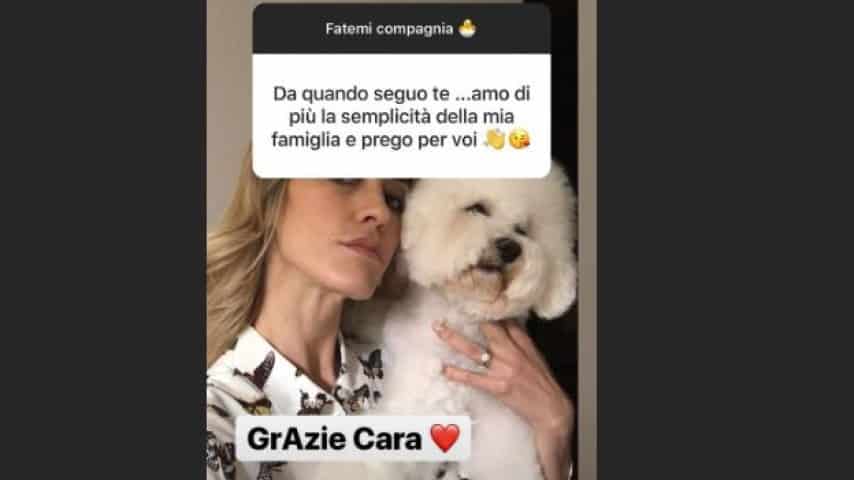 Elena Santarelli risponde ai fan nelle stories