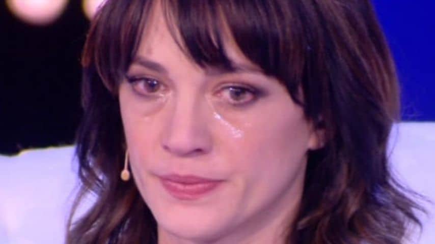 Asia Argento ospite di Barbara D'Urso. Immagine: Puntata Live Non è la D'Urso