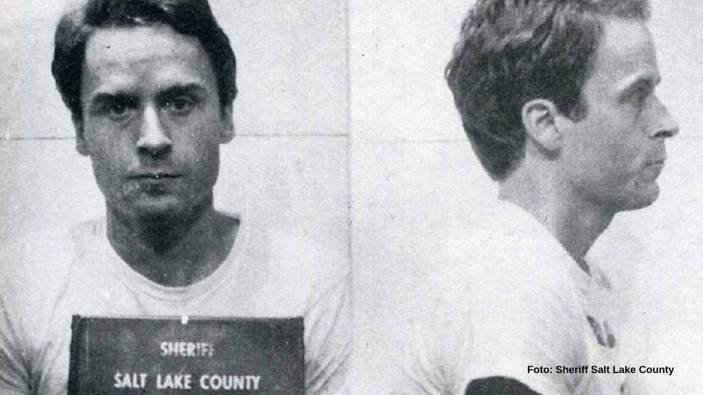 Il serial killer Ted Bundy in arresto (Foto Sheriff Salt Lake County)