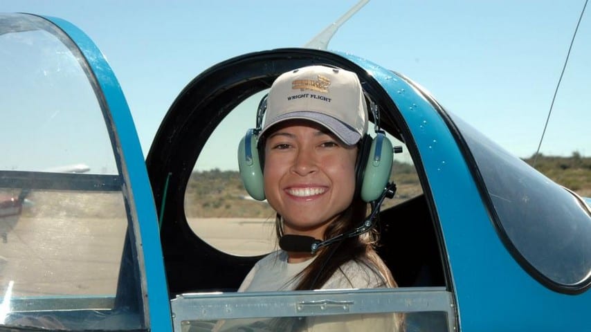 Jessica Cox, nata senza braccia diventa pilota di aereo