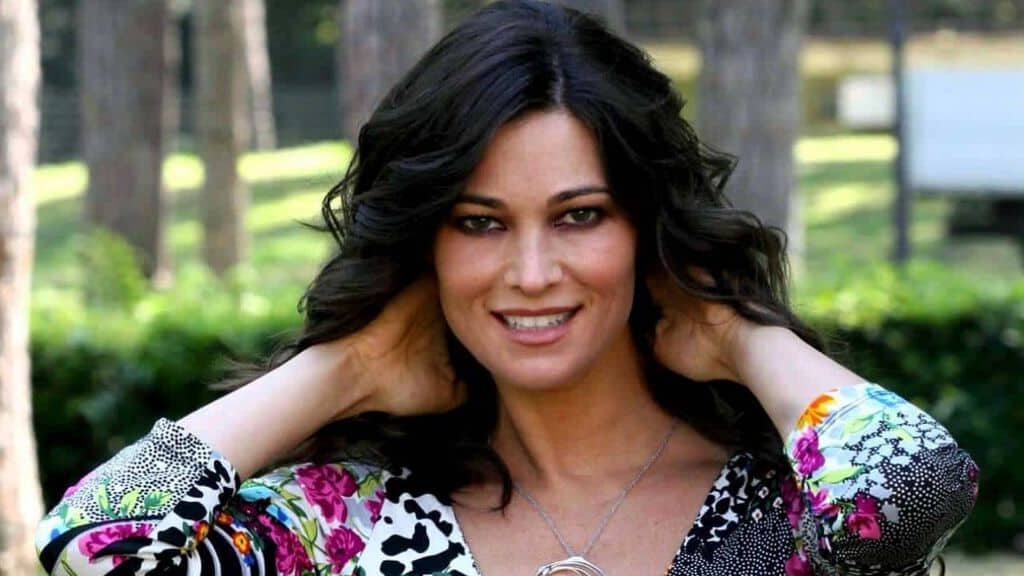 Manuela Arcuri, la confessione Ho ricevuto diverse avance da parte di donne