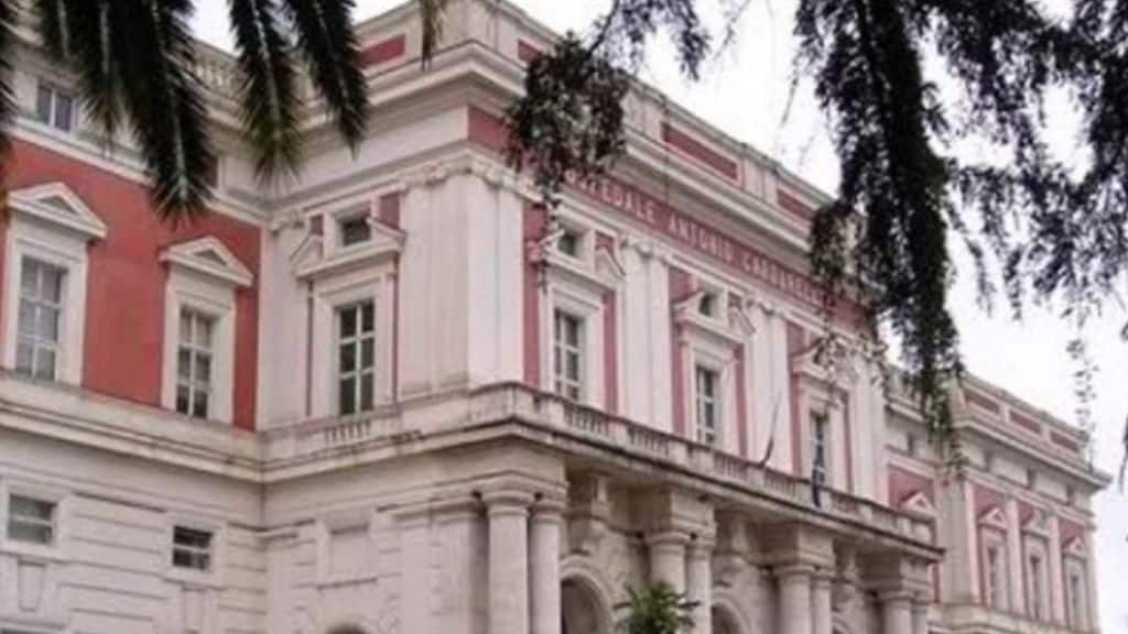 Napoli, Cardarelli manca la biancheria pulita