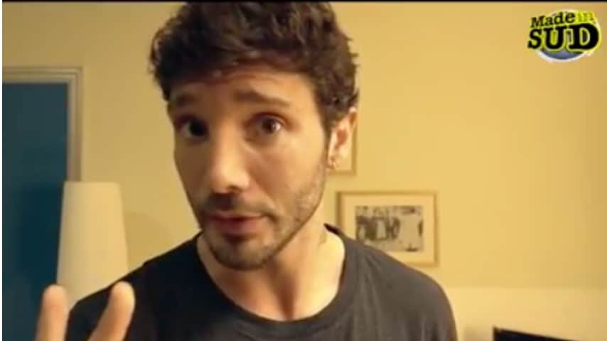 Stefano De Martino durante un video promo per la trasmissione Made In Sud