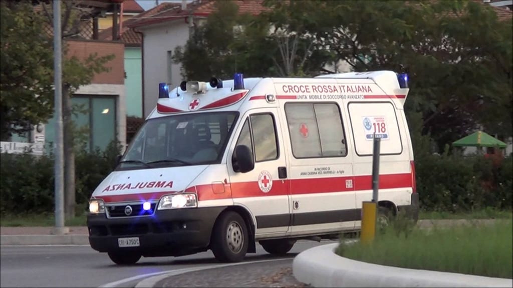 ambulanza in strada