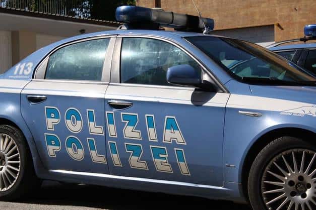 Macchina della polizia di Bolzano dove è avvenuto lo stupro di una 15nne