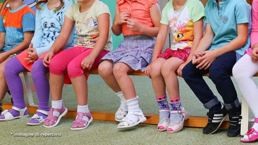 bambini in una scuola materna