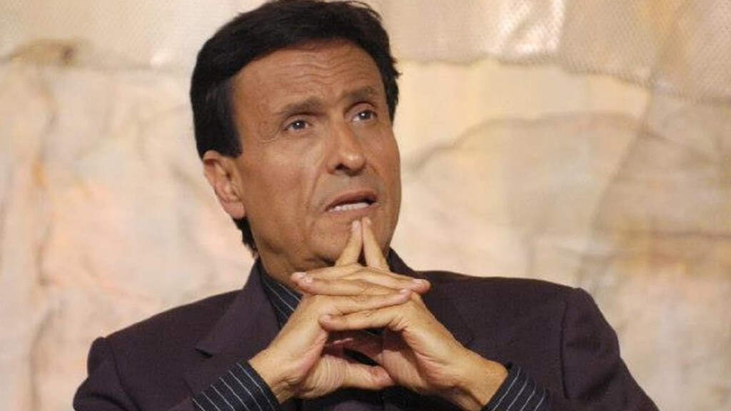 Mara Venier ricorda Gigi Sabani festeggiando in diretta il figlio Gabriele