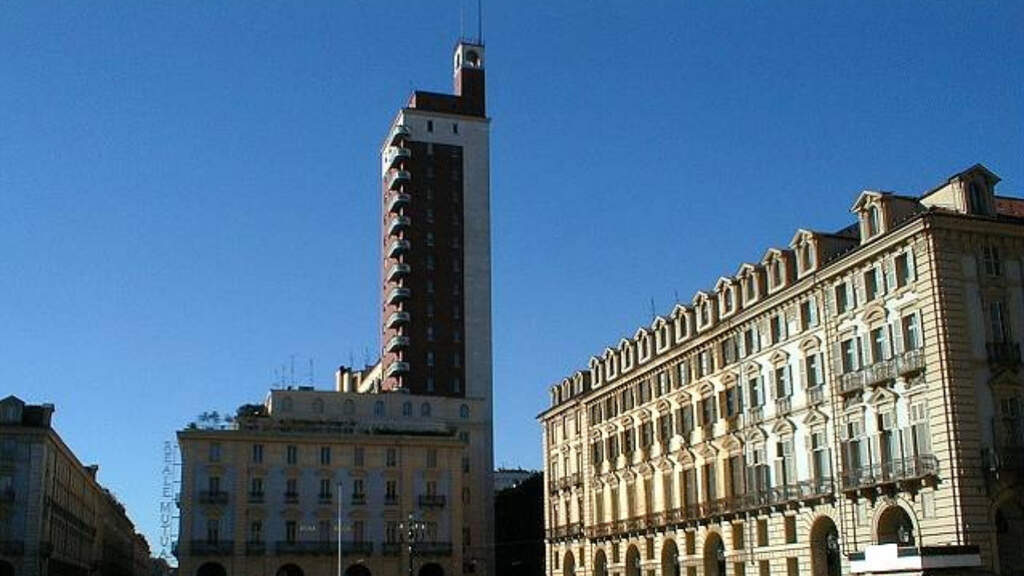 grattacielo torino operai