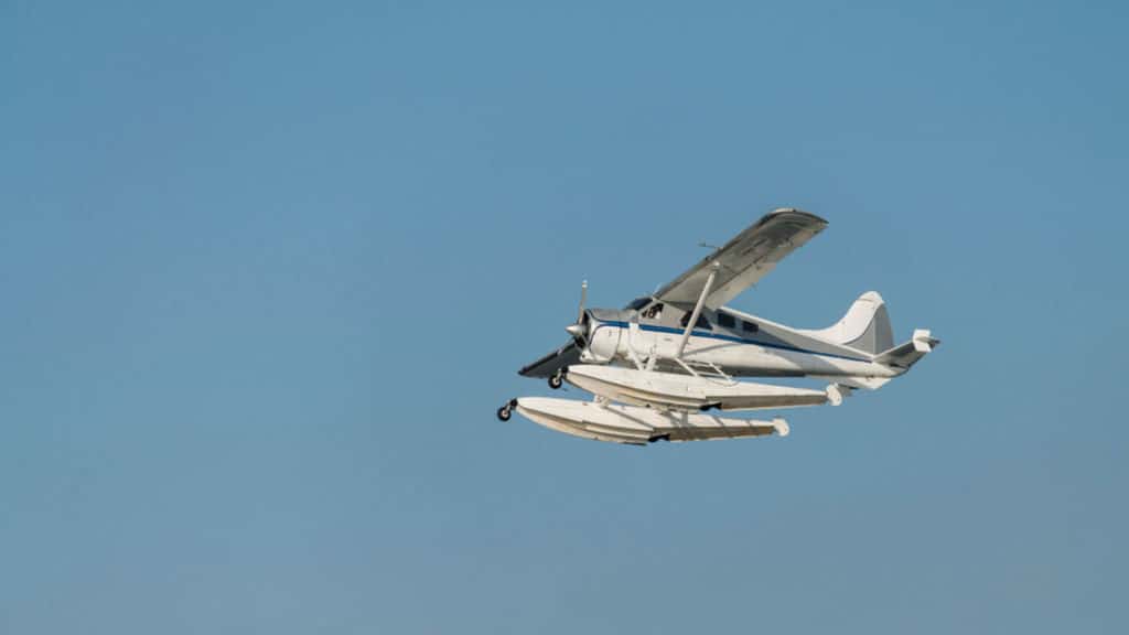 idrovolante in volo