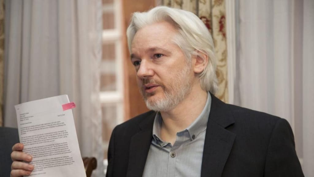 Julian Assange condannato