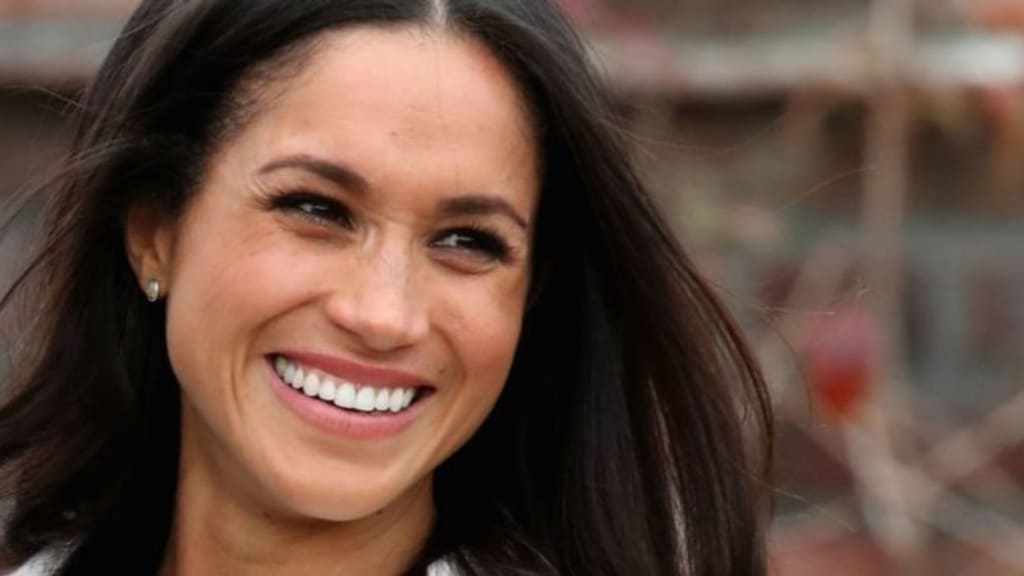 primo piano di meghan markle