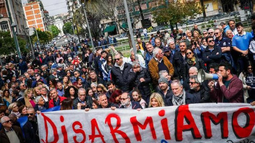 Tante persone oggi sono scese in piazza contro la Camorra e per dare sostegno alla piccola Noemi